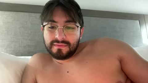Snapshot of el_bonbon_rico chatting on 05/20/26, 02:40 el bonbon rico online show from 05/20/26, 02:40