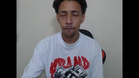 Snapshot of el_menor chatting on 04/27/26, 07:06 Instagram BelowAbajo online show from 04/27/26, 07:06