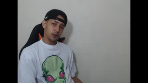 Snapshot of el_menor chatting on 05/15/26, 07:04 Instagram BelowAbajo online show from 05/15/26, 07:04