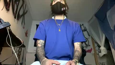 Snapshot of el_mucho_dingdong1 chatting on 11/18/25, 02:32 el_mucho_dingdong1 online show from 11/18/25, 02:32