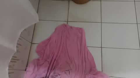 Snapshot of el_taringuero chatting on 03/05/25, 11:06 el_taringuero online show from 03/05/25, 11:06