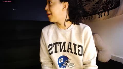 Ela  Help me reach 100 thumbs up online show from 12/16/24, 03:51