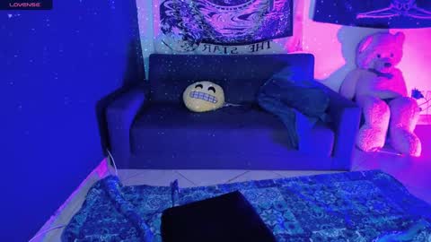 Ela  Help me reach 100 thumbs up online show from 01/16/25, 12:55