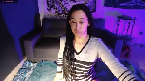 Ela  Help me reach 100 thumbs up online show from 01/26/25, 05:34