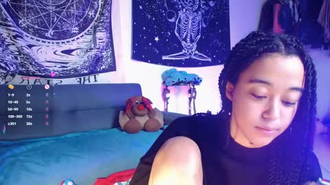 Ela  Help me reach 100 thumbs up online show from 01/27/25, 12:37