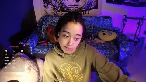 Ela  Help me reach 100 thumbs up online show from 02/05/25, 06:24