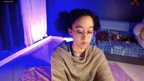 Ela  Help me reach 100 thumbs up online show from 03/02/25, 01:15