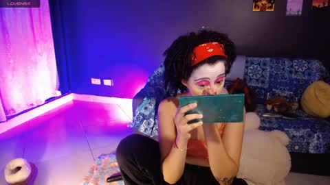 Ela  Help me reach 100 thumbs up online show from 03/08/25, 04:56