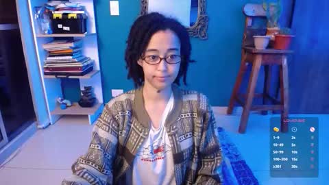 Ela  Help me reach 100 thumbs up online show from 10/26/25, 07:47