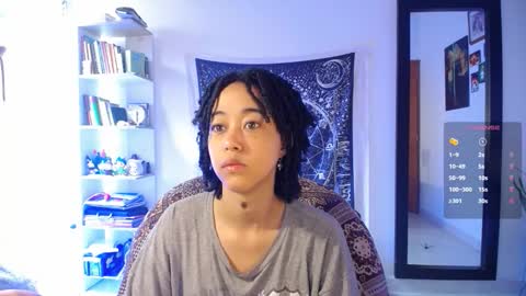 Ela  Help me reach 100 thumbs up online show from 03/18/26, 03:48