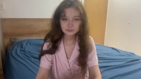 Snapshot of ela_wish chatting on 06/25/26, 06:45 Ela online show from 06/25/26, 06:45