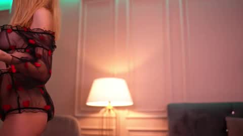 Ella online show from 02/19/26, 06:09