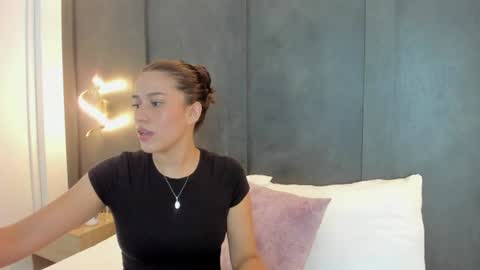 E L A I A online show from 07/30/26, 07:02