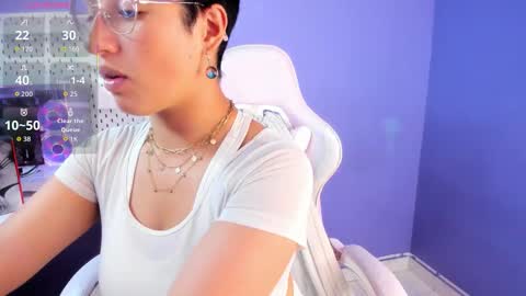 elaine87_ online show from 10/13/25, 08:20