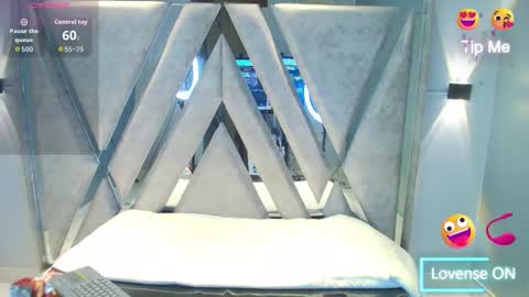 elaine87_ online show from 11/01/25, 11:07