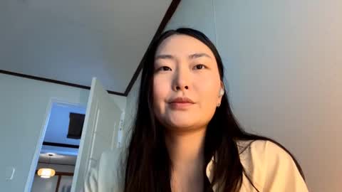 Snapshot of elalaclaire chatting on 06/19/26, 06:07 Mila online show from 06/19/26, 06:07