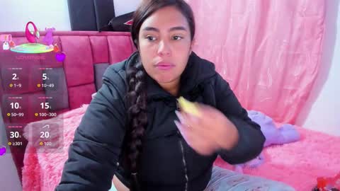 Snapshot of elana_keplerr chatting on 12/17/25, 07:47 Elana kepler online show from 12/17/25, 07:47