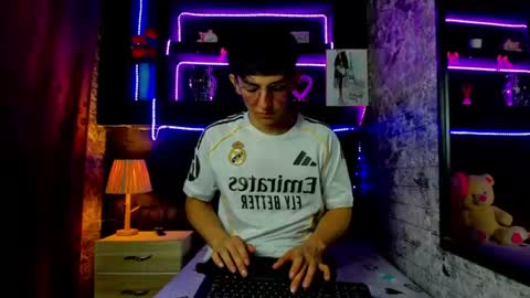 Snapshot of elangiraldo chatting on 08/07/26, 07:05 Elan Giralon online show from 08/07/26, 07:05