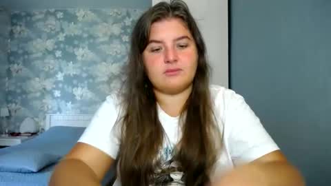 Elanis online show from 09/19/25, 09:00