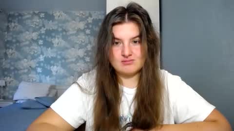 Snapshot of elanis_blair chatting on 03/20/26, 01:49 Elanis online show from 03/20/26, 01:49