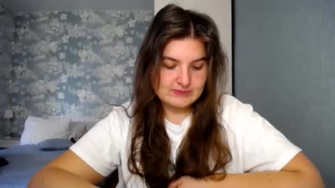 Snapshot of elanis_blair chatting on 03/27/26, 01:00 Elanis online show from 03/27/26, 01:00