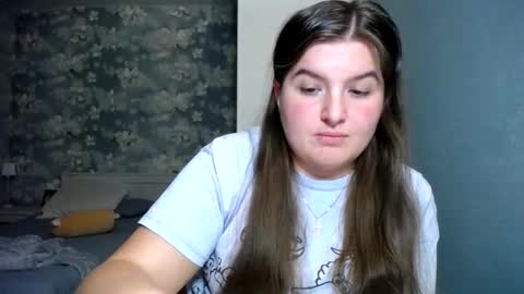 Snapshot of elanis_blair chatting on 04/18/26, 06:01 Elanis online show from 04/18/26, 06:01