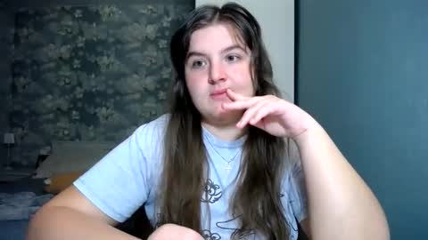 Snapshot of elanis_blair chatting on 04/18/26, 08:31 Elanis online show from 04/18/26, 08:31
