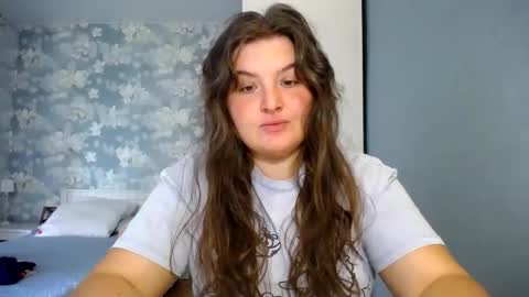 Snapshot of elanis_blair chatting on 05/11/26, 01:06 Elanis online show from 05/11/26, 01:06