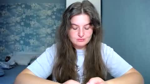 Snapshot of elanis_blair chatting on 05/15/26, 12:01 Elanis online show from 05/15/26, 12:01