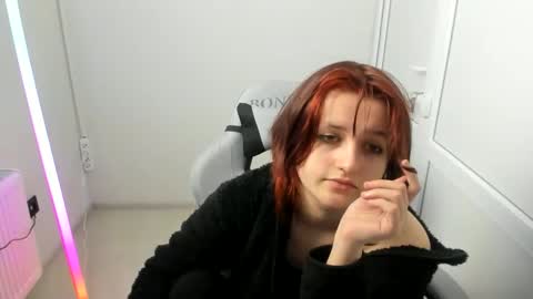 Snapshot of elara_muse chatting on 04/30/26, 09:26 Evie online show from 04/30/26, 09:26
