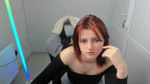 Snapshot of elara_muse chatting on 05/04/26, 07:15 Evie online show from 05/04/26, 07:15