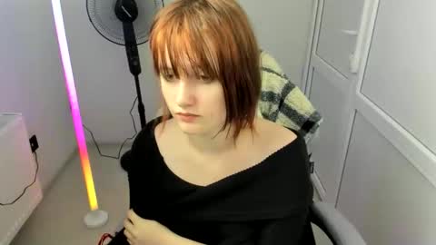 Snapshot of elara_muse chatting on 05/27/26, 07:27 Evie online show from 05/27/26, 07:27