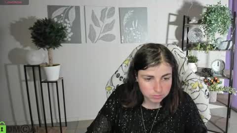 Snapshot of elara_starfall chatting on 07/11/26, 05:10 Marta online show from 07/11/26, 05:10
