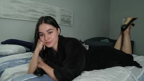 Snapshot of elarahayes chatting on 05/06/26, 04:56 Elara Hayes online show from 05/06/26, 04:56
