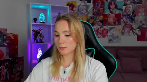 elaravoltage online show from 04/22/26, 05:25