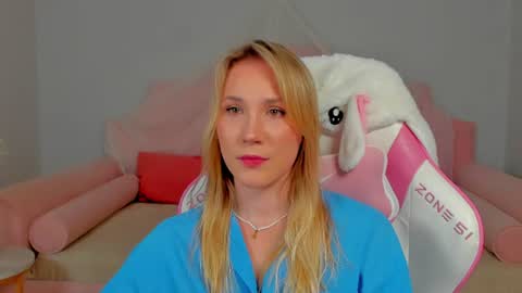 elaravoltage online show from 07/24/26, 05:44