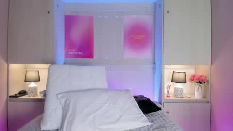 elarey_ online show from 05/17/26, 12:01