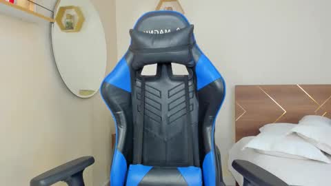 Ela online show from 10/28/25, 09:28