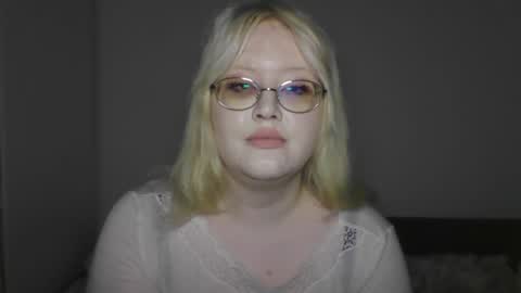 elayne_sweet online show from 05/17/26, 06:00