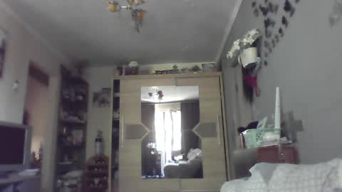Snapshot of elaynetanton chatting on 05/16/26, 10:36 Lia online show from 05/16/26, 10:36