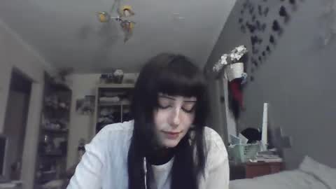 Snapshot of elaynetanton chatting on 06/22/26, 05:21 Lia online show from 06/22/26, 05:21