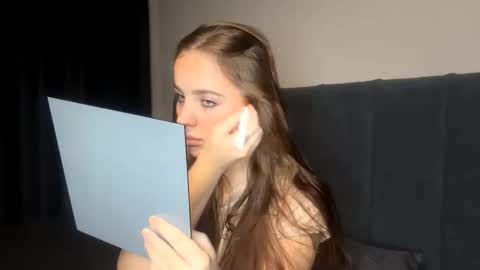 Snapshot of eleanorolaes chatting on 02/25/26, 03:43 Kelly online show from 02/25/26, 03:43