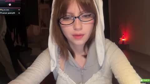 Snapshot of electric_woman chatting on 07/03/26, 08:04 Aleksa online show from 07/03/26, 08:04