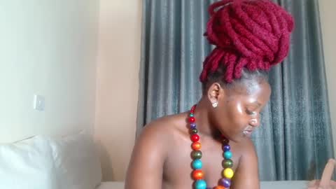 Snapshot of elegant_ebony chatting on 01/13/25, 10:25 Nika online show from 01/13/25, 10:25