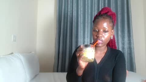 Snapshot of elegant_ebony chatting on 02/04/25, 06:38 Nika online show from 02/04/25, 06:38