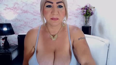 XIOMY   give LIKE on my page online show from 03/12/25, 12:26