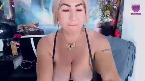 XIOMY   give LIKE on my page online show from 10/20/25, 02:50