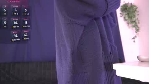 elena_li online show from 12/14/25, 03:34