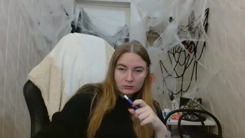 Elena online show from 10/31/25, 09:10