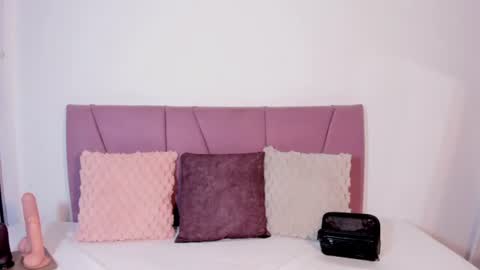Snapshot of elena_wolff chatting on 06/30/26, 11:33 elena_wolff online show from 06/30/26, 11:33